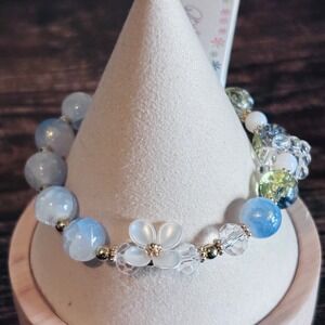 Blue Crackle Bead Flower Stretch Bracelet Gold Tone Accents‎